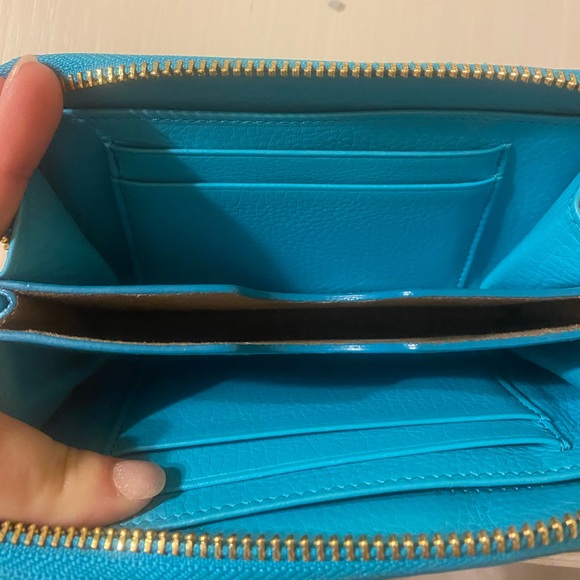 Gigi New York Wallet - Picture 2 of 5